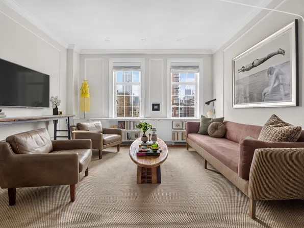 410 West 24th Street image 1 of 9