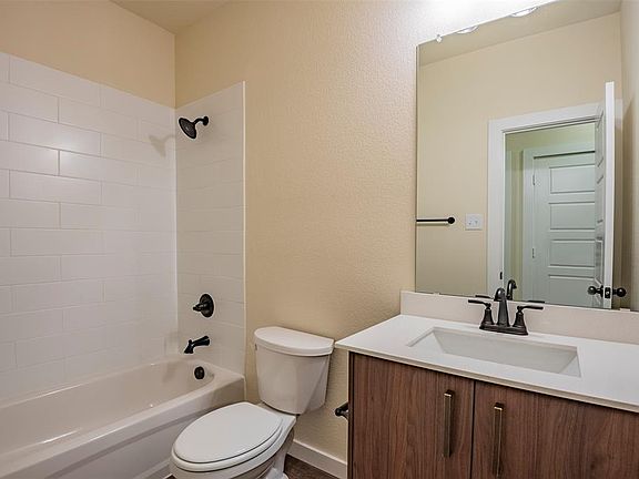 4th image of 645 Blackland Dr #645