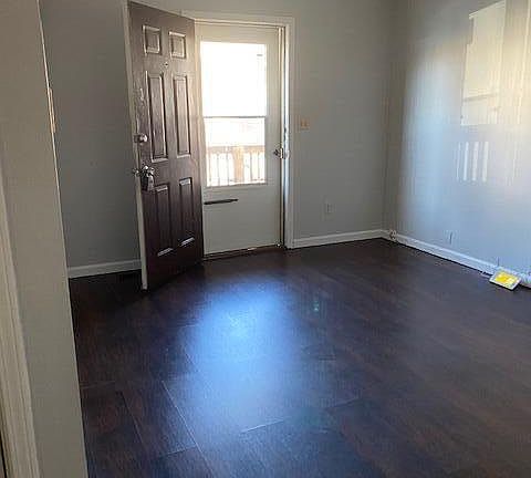3rd image of 1780 W Hill St