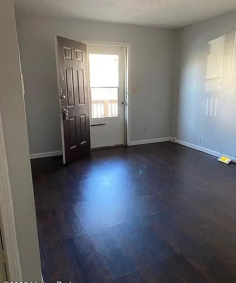 1780 W Hill St — Photo 3