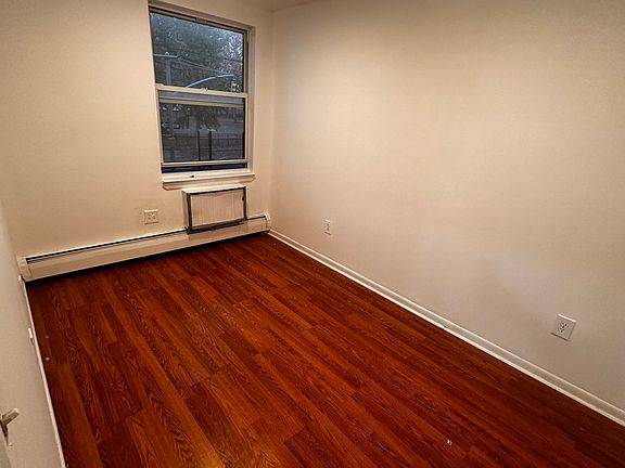 4th image of 652 Crotona Park S #2L