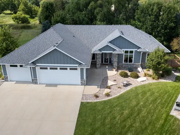 208 N Mystic Creek Cir, Sioux Falls, SD 57110