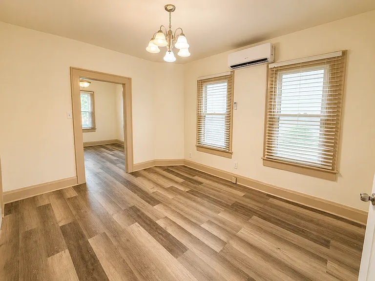 1009 Jackson Ave #1 — Photo 5