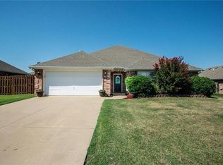 451 Sigel Trl, Centerton, AR 72719