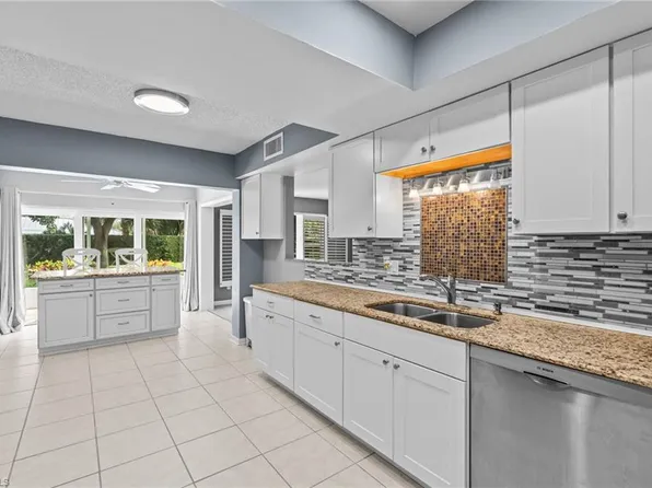 250 Palm River BLVD #B102, NAPLES, FL 34110