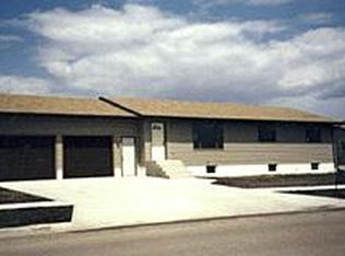 1117 12th Ave E, Watertown, SD 57201