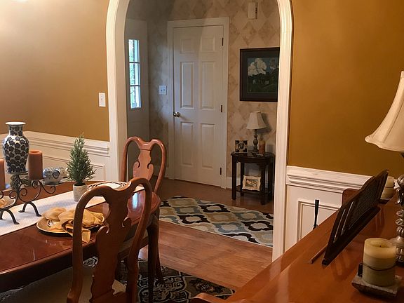Formal Dining