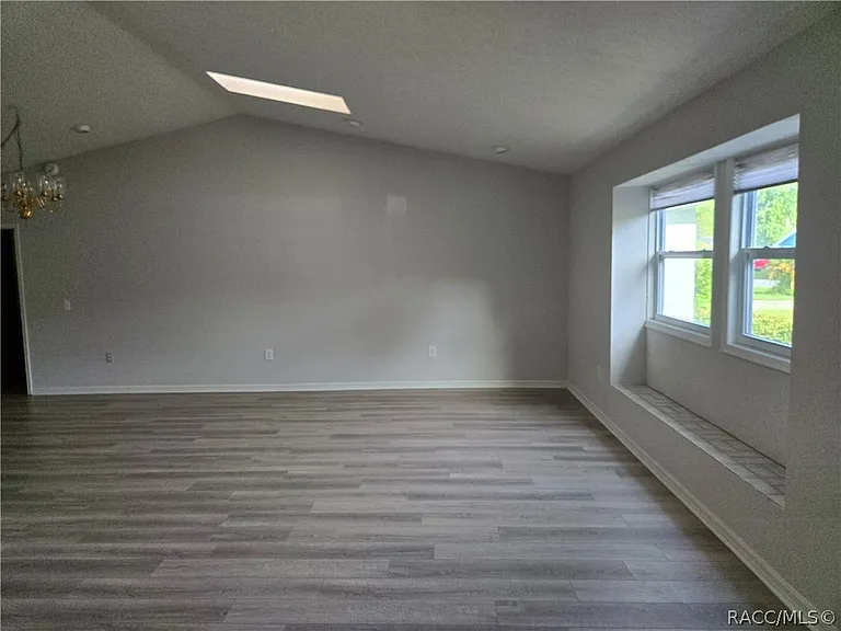 8288 W Barry Ct — Photo 7