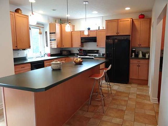 4th image of 1845 Cricket Ln