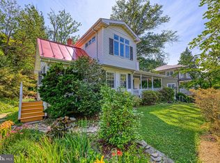 2138 Powhatan St, Falls Church, VA 22043