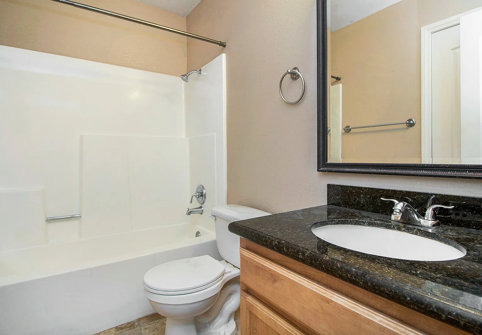 518 Calle Montecito, Unit Room B — Photo 4