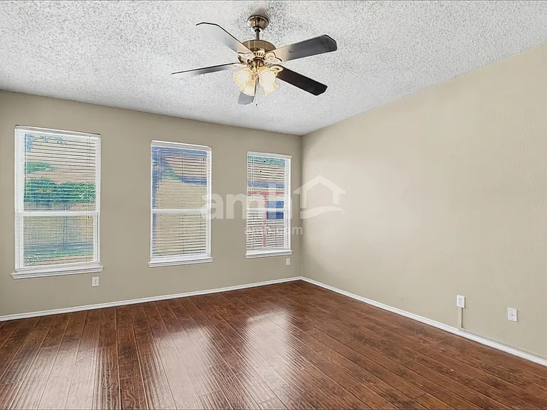 1417 Pine Ridge Rd — Photo 6