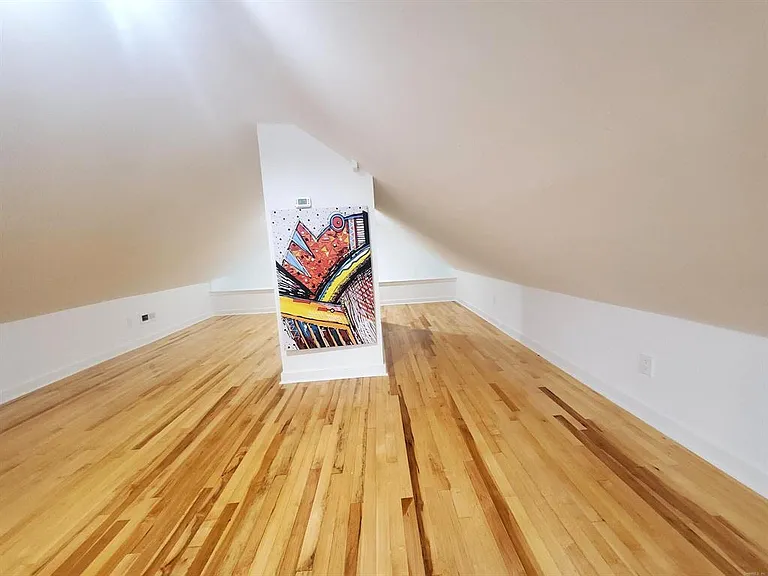 17 Woodlawn Ave — Photo 21