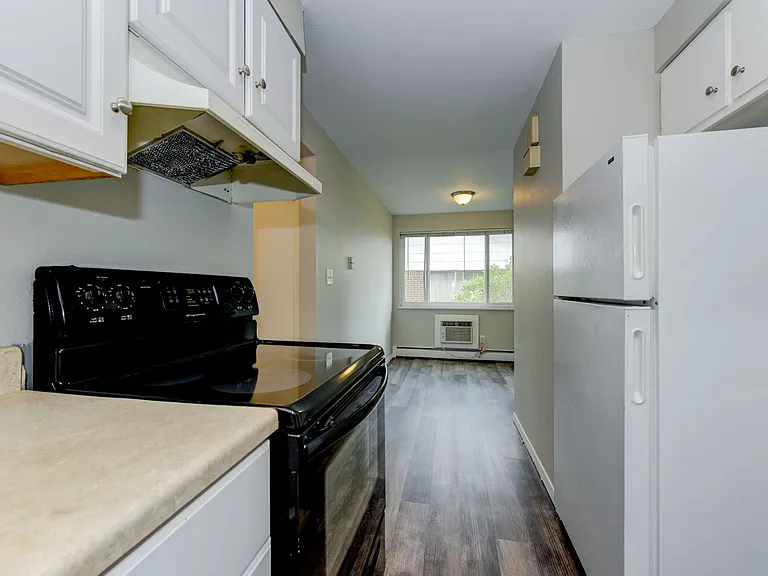 8721 W 62nd Ave — Photo 3