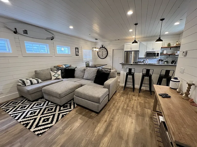 3147 Sophie Ln — Photo 3
