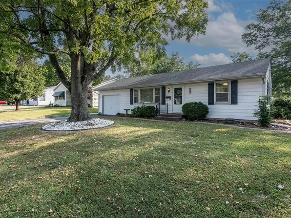 1512 N 15th St, Swansea, IL 62226