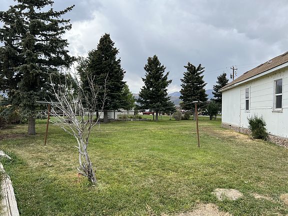 4th image of 380 Moor Ave