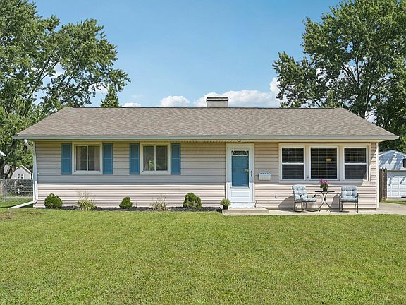 3rd image of 4500 Circle Dr