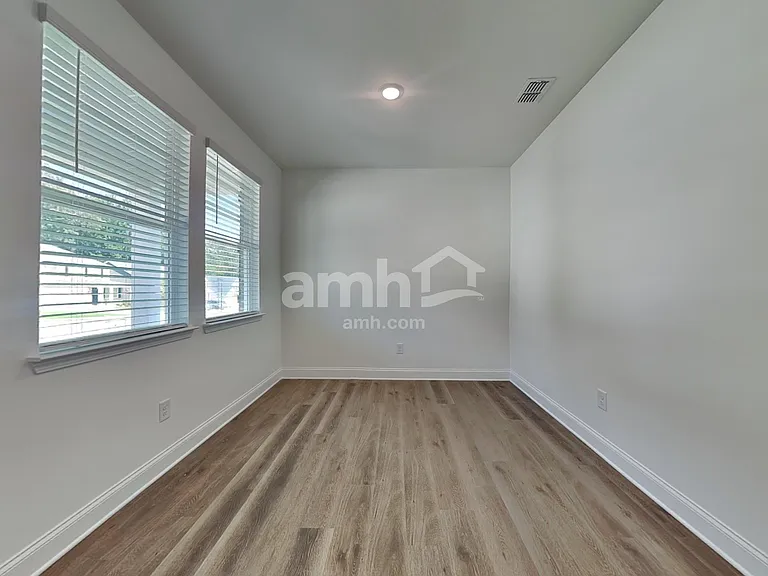 1634 Soapstone Rd — Photo 8