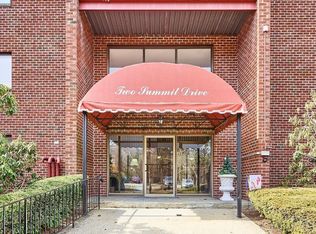 2 Summit Dr APT 47, Reading, MA 01867