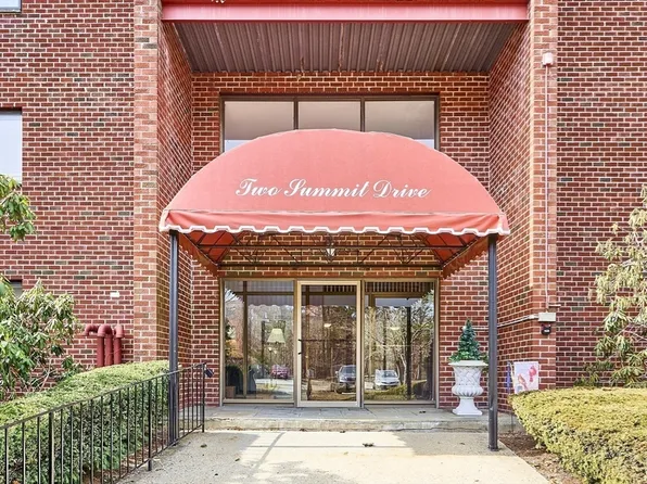 2 Summit Dr APT 47, Reading, MA 01867