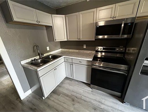 1st image of 633 Florence St #4