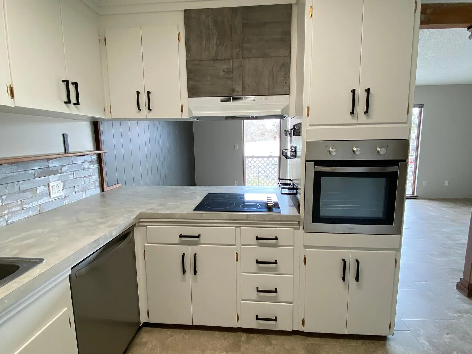 301 S Pine St — Photo 3