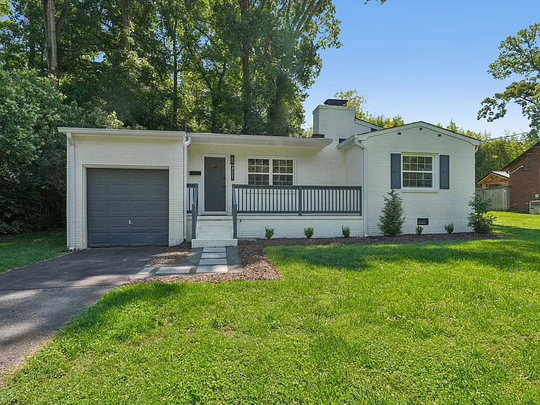 4065 Hiddenbrook Dr — Photo 1