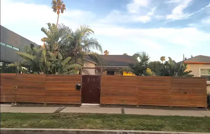 838 Flower Ave — Photo 2
