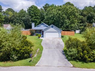231 Zachary Ln, Hubert, NC 28539