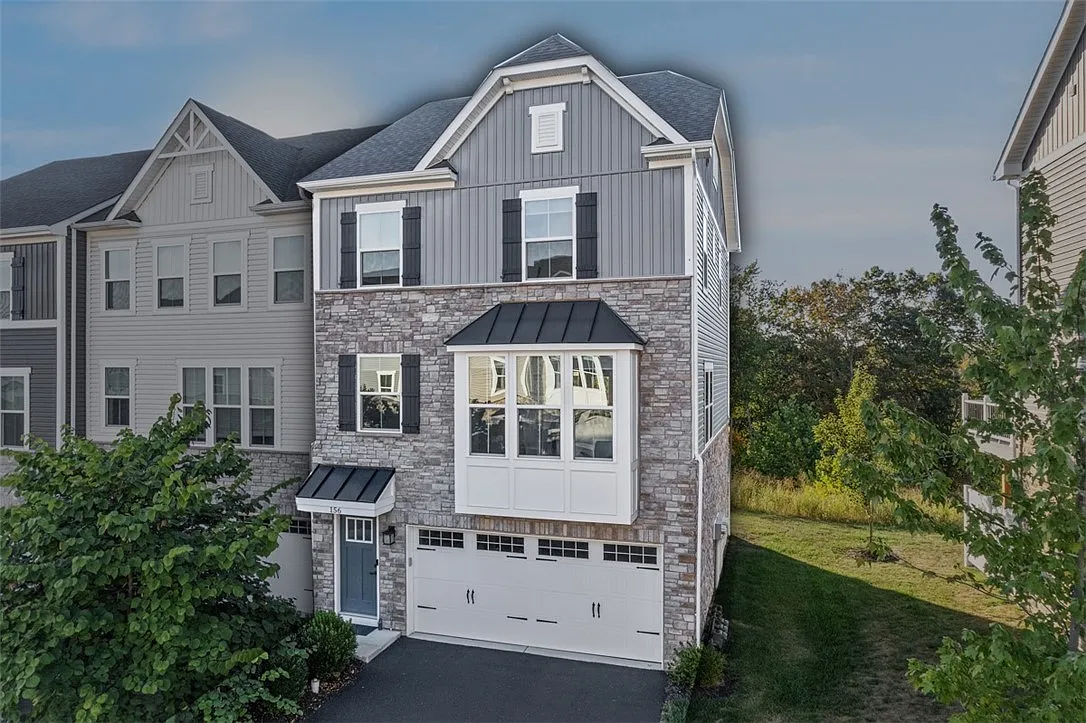 156 Curtis Ct photo 1