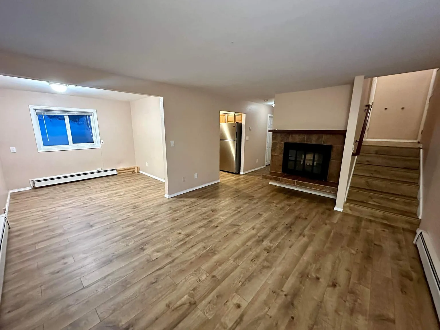 3 bed, 1.5 bath, 1300 sqft, $2,400 — Photo 4