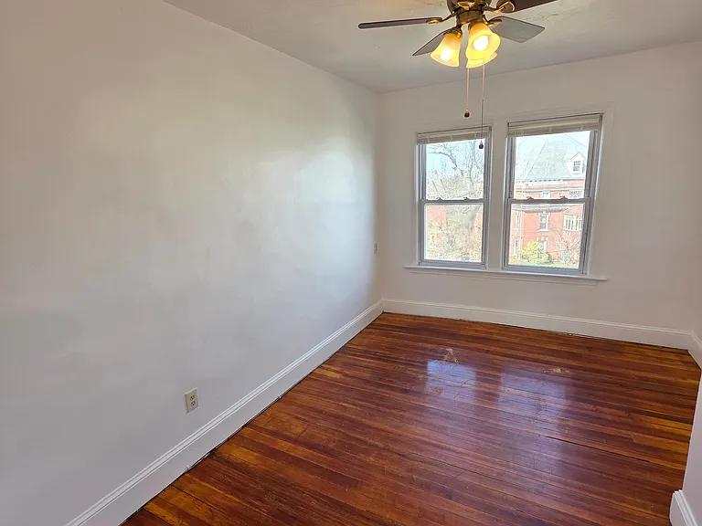 68 Park Ave 3rdFlr 2B/1B FreshPaint Hardwoods Spacious Office! PetsOK — Photo 7
