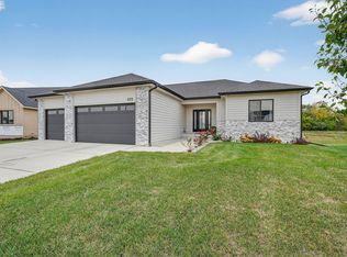 425 NW Woodmoor Dr, Waukee, IA 50263