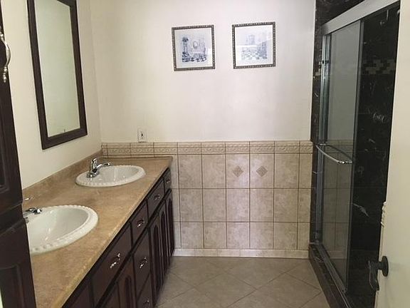 5th image of 19512 Roscoe Blvd Unit C
