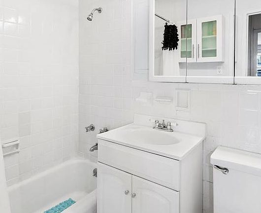 4th image of 360 W 22nd St APT 6D