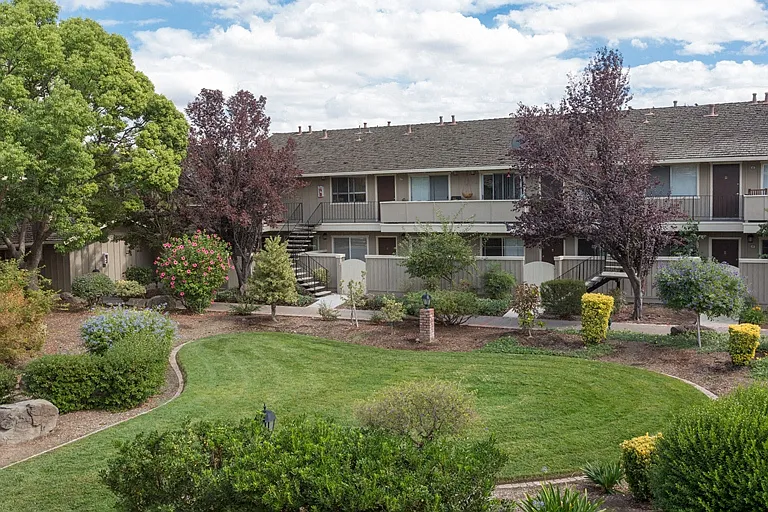 Los Gatos Gardens — Photo 18