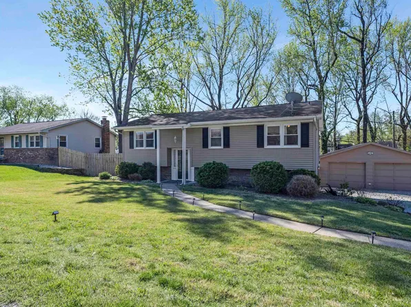 7433 Acorn Dr, Newburgh, IN 47630