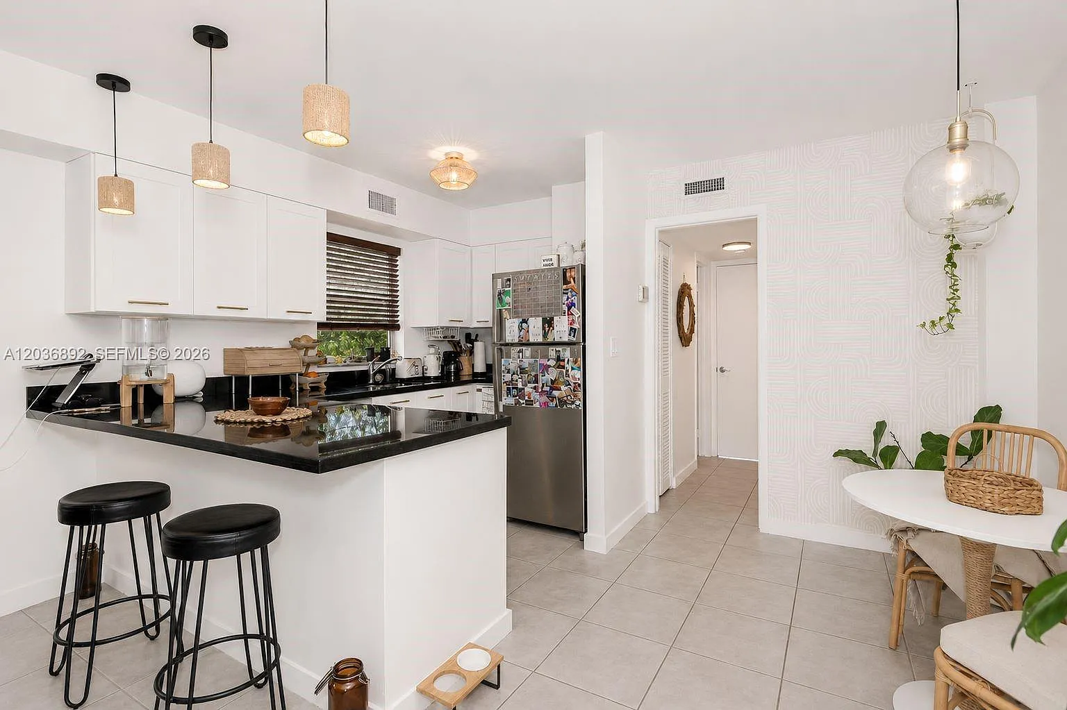 Nirvana Condo No Two Cond — Photo 2