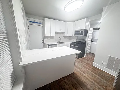 2046 W. Charleston St. Photo 1