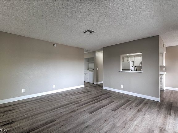 5th image of 4571 Carriage Park Dr APT C