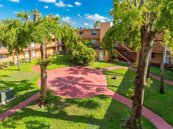 1280 W 54th St APT 309B, Hialeah, FL 33012