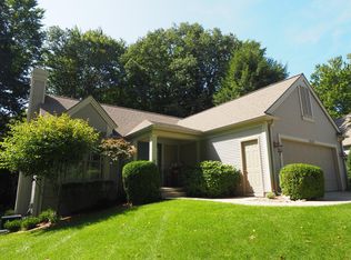 2029 W Glen Ct, Norton Shores, MI