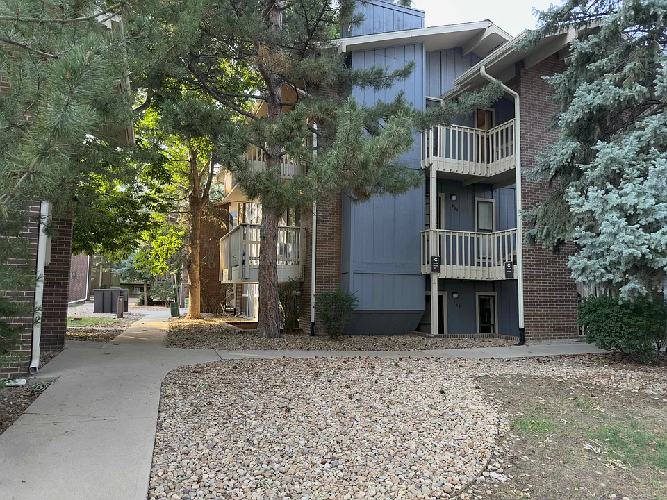 2800 Kalmia Ave #C105