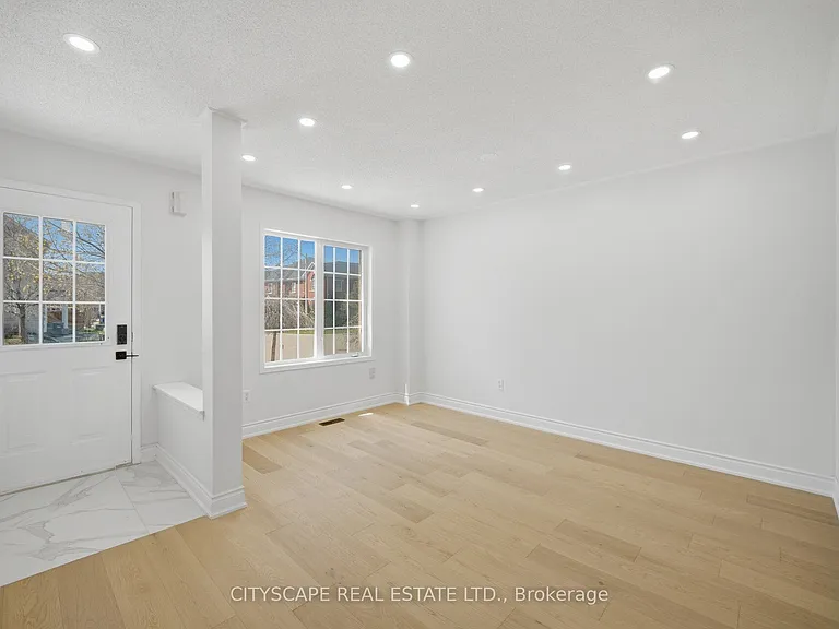106 Tianalee Cres #UPPER — Photo 10