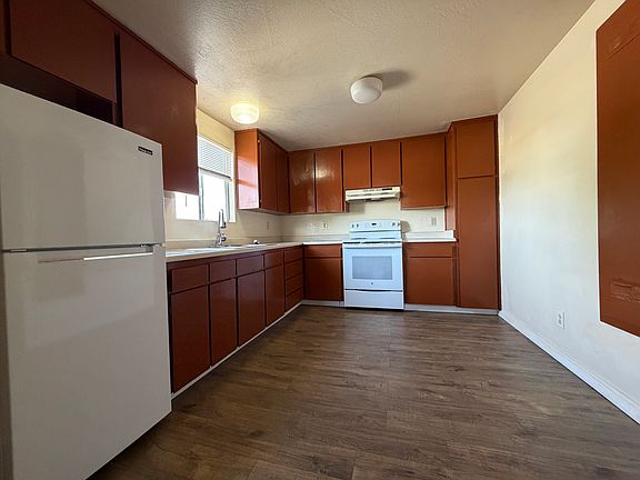 3rd image of 1408 N Edmonds Dr #2
