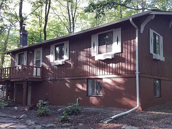 3rd image of 128 Lake Shore Dr E
