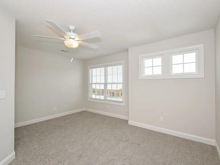 1022 Walker Point Way — Photo 8