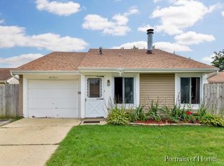 30W011 Wembly Dr, Warrenville, IL 60555