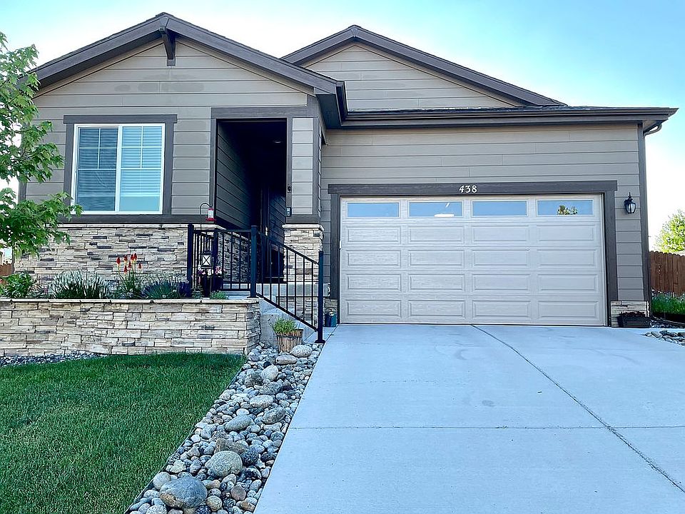 1st image of 438 Vista Cliff Ct
